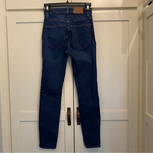 SOLD: Madewell Curvy High-Rise Skinny Jeans in Hayes Wash - Picture 5 of 7